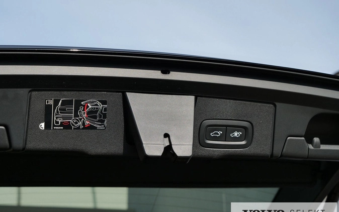 Volvo XC 60 cena 159900 przebieg: 92870, rok produkcji 2019 z Kołobrzeg małe 596